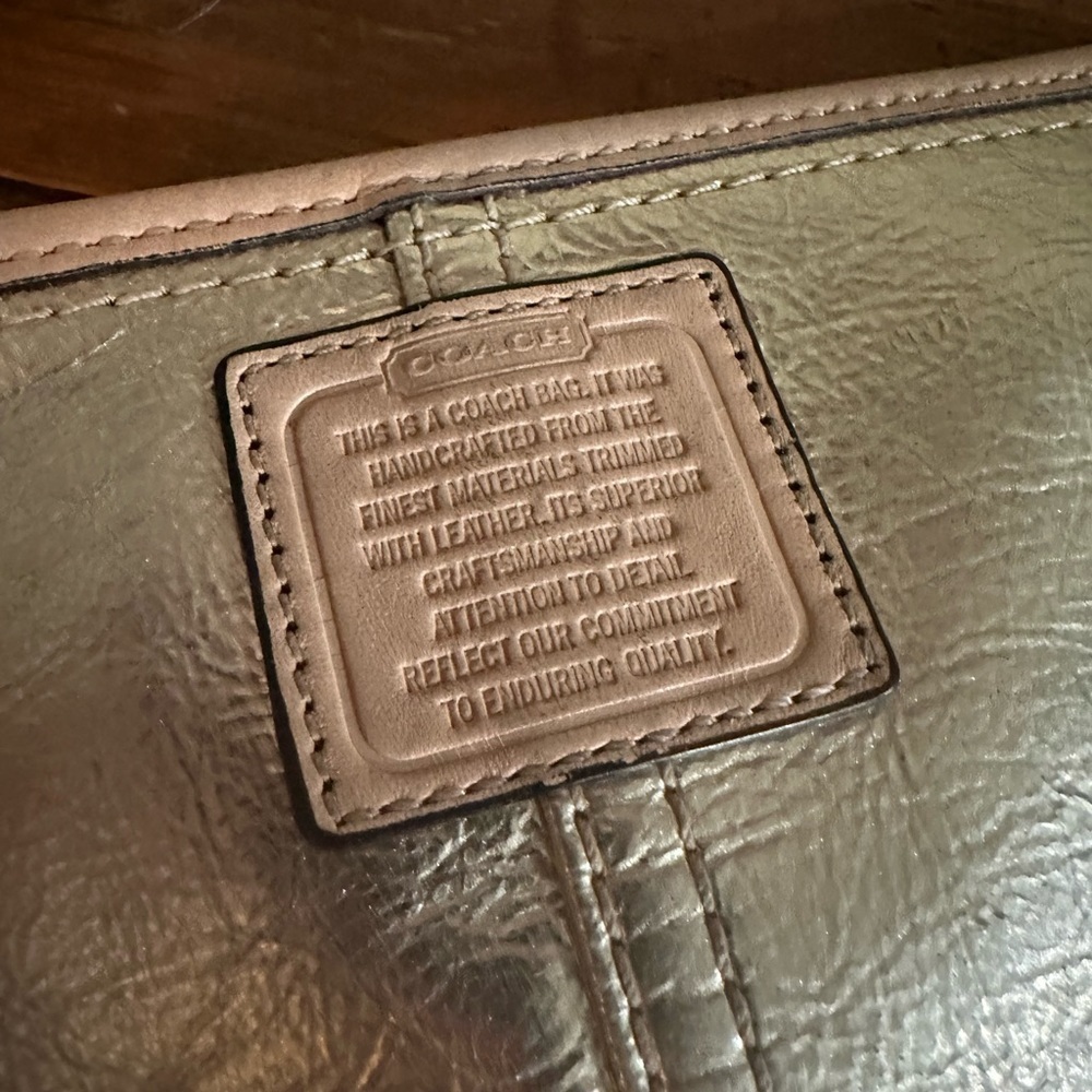 Coach - Silver Wristlet with hand strap - Picture 2 of 5